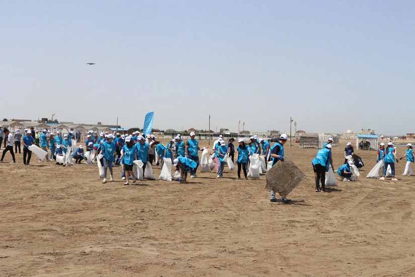 Xəzər dənizinin sahillərinin tullantılardan təmizlənməsinə başlanılıb