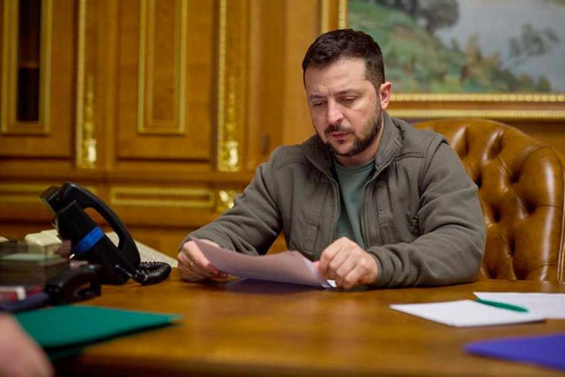 Zelenski Ukrayna müharibəsinin diplomatiya yolu ilə həlli şərtini açıqlayıb