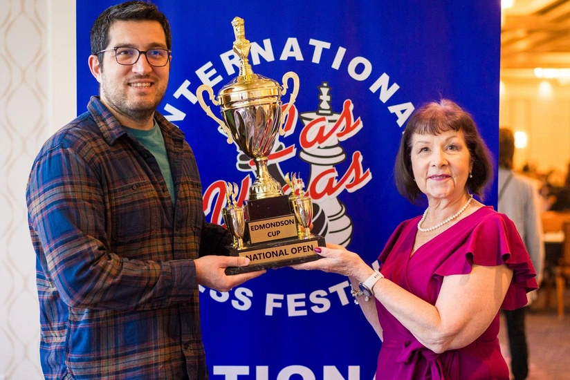 Азербайджанский шахматист одержал победу на турнире в США