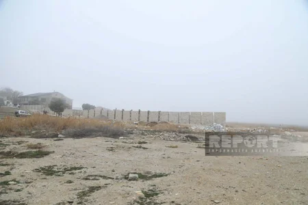 Bakıda dövlət qurumu dənizkənarı ərazidə qanunsuz tikilinin qarşısını alıb