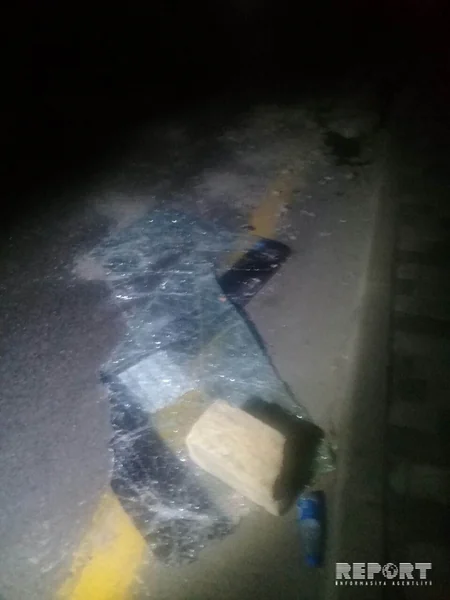 Bakıda sərnişin avtobusu yük maşınına çırpılıb, 8 nəfər xəsarət alıb - FOTO