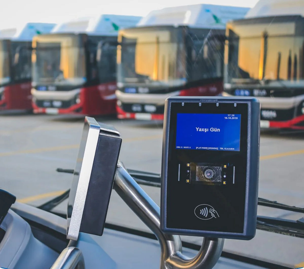 Ekspert: Avtobusların kartla işləməsi sərnişinlər və sürücülər üçün çox əlverişlidir