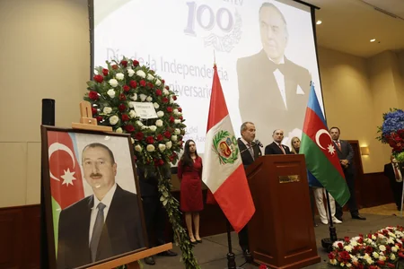 Peruda Ulu Öndərin 100 illiyi və Müstəqillik Günü təntənəli qeyd edilib