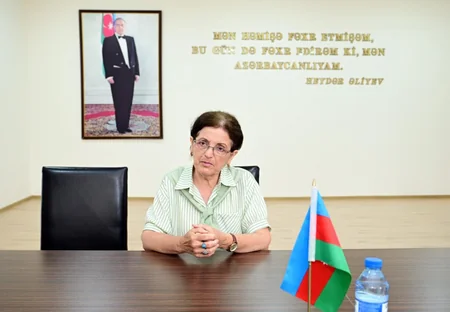 Mədəniyyət naziri Siyəzəndə vətəndaşların müraciətlərini dinləyib