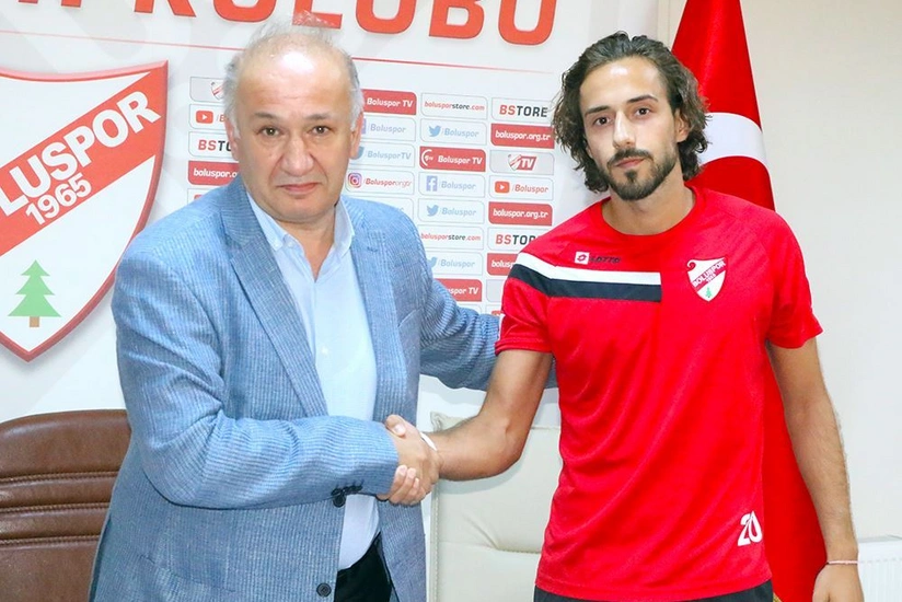 Azərbaycan millisinin futbolçusu Türkiyə klubu ilə müqavilə bağlayıb