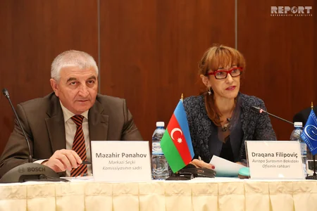 “Siyasi partiyaların maliyyələşdirilməsində şəffaflıq: siyasi partiyaların maliyyə hesabatlarının təqdim edilməsi” mövzusunda seminar başlayıb