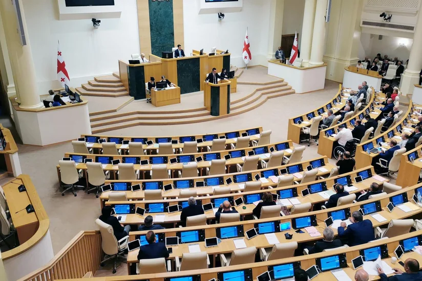 В парламенте Грузии началась процедура выражения доверия новому правительству