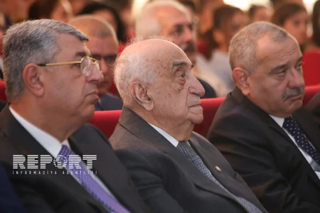 Bakı Ali Neft Məktəbində 2015-2016-cı tədris ilinin başlanması münasibətilə tədbir keçirilib