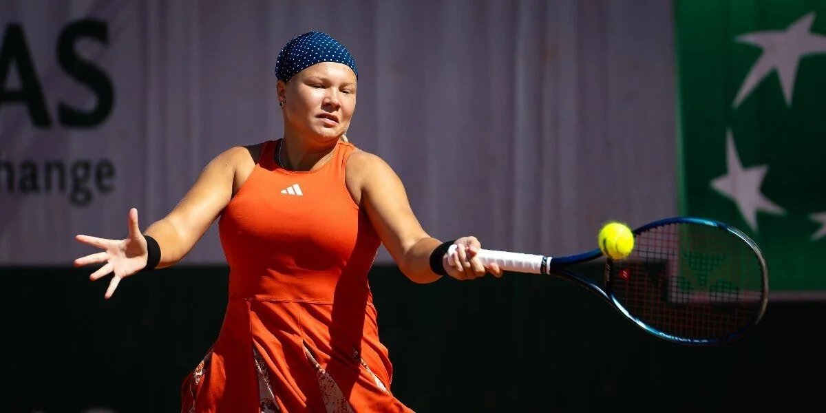 Российская теннисистка выгнала мать с трибуны в стартовой игре на Australian Open
