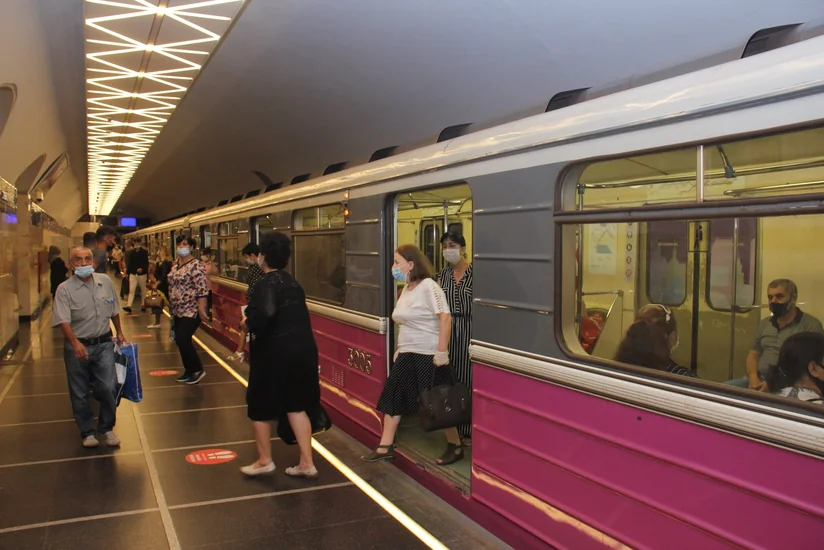 В Азербайджане предлагается ввести льготный проезд для семей шехидов, учителей и студентов 