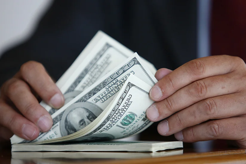 ​AMB: Martın 15-də dolların məzənnəsi 1,6322 manat olacaq