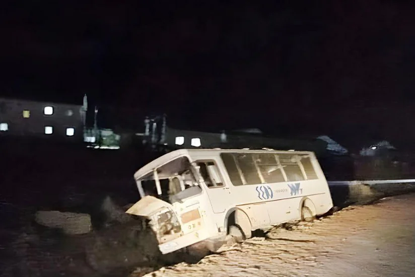 На Сахалине после ДТП с автобусом госпитализировали шесть человек