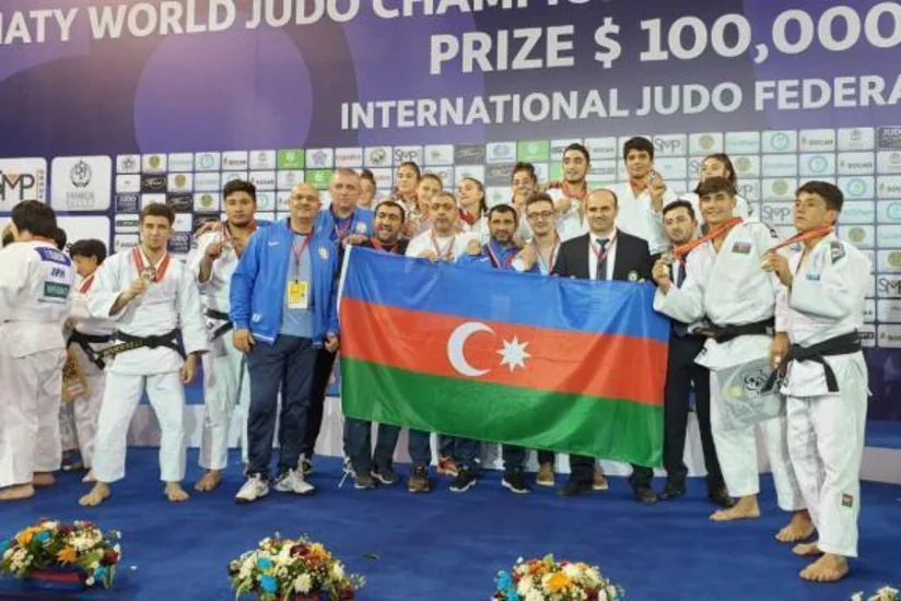 Azərbaycanın yeniyetmə cüdoçuları dünya birinciliyinin komanda yarışlarında gümüş medal qazanıb - FOTO