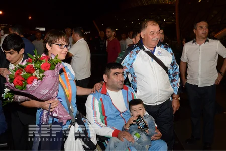 Azərbaycan paralimpiyaçıları ölkəyə qayıdıb - FOTO