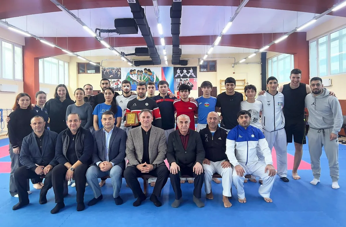 Azərbaycan Karate Federasiyasının rəhbərliyi milli komandanın üzvləri və məşqçilərlə görüş keçirib