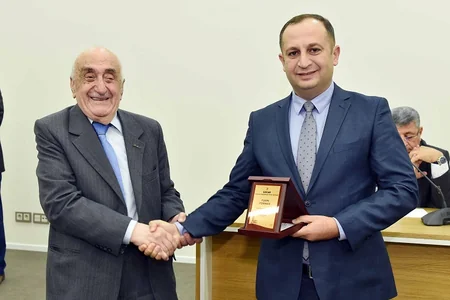 Neftçilərə Fəxri fərmanlar təqdim edilib