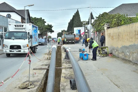 Azərsu Bakının 10 yaşayış məntəqəsində içməli su və kanalizasiya sistemini yenidən qurur