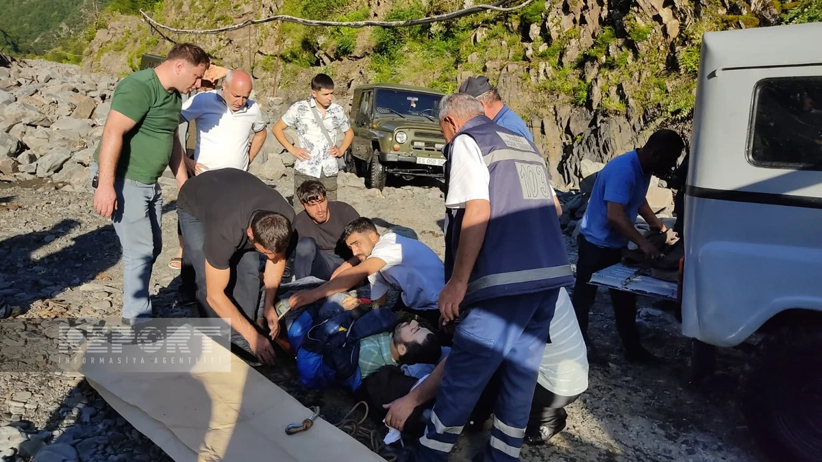 Qaxda qayalıq ərazidə yıxılan şəxs təxliyə edilib - YENİLƏNİB