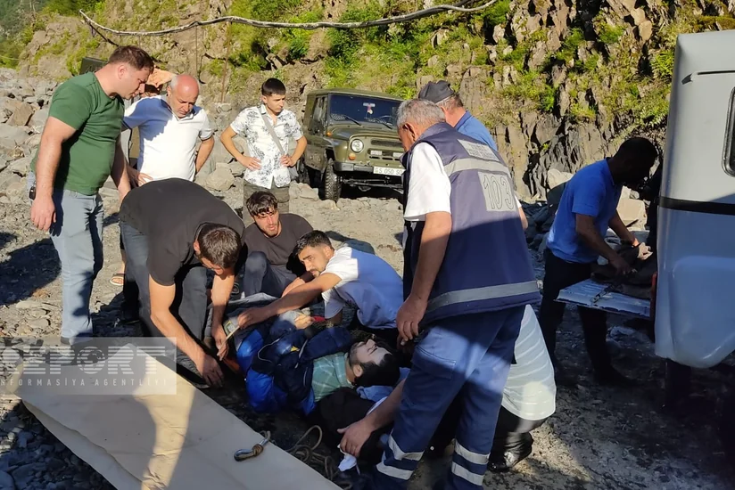Qaxda qayalıq ərazidə yıxılan şəxs təxliyə edilib - YENİLƏNİB