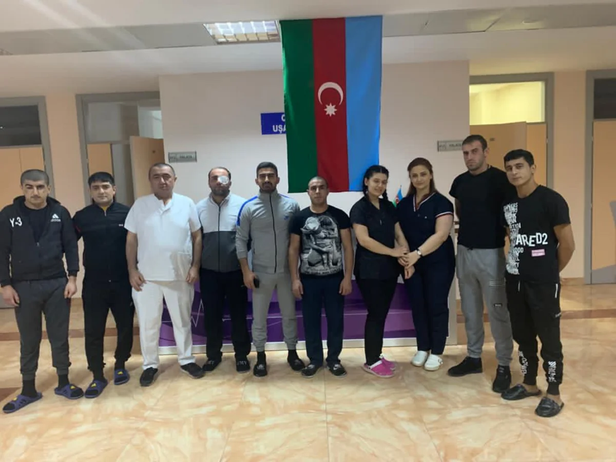 Həkim: “İki gözünü itirmiş əsgər yenidən cəbhəyə qayıtmaq istəyirdi