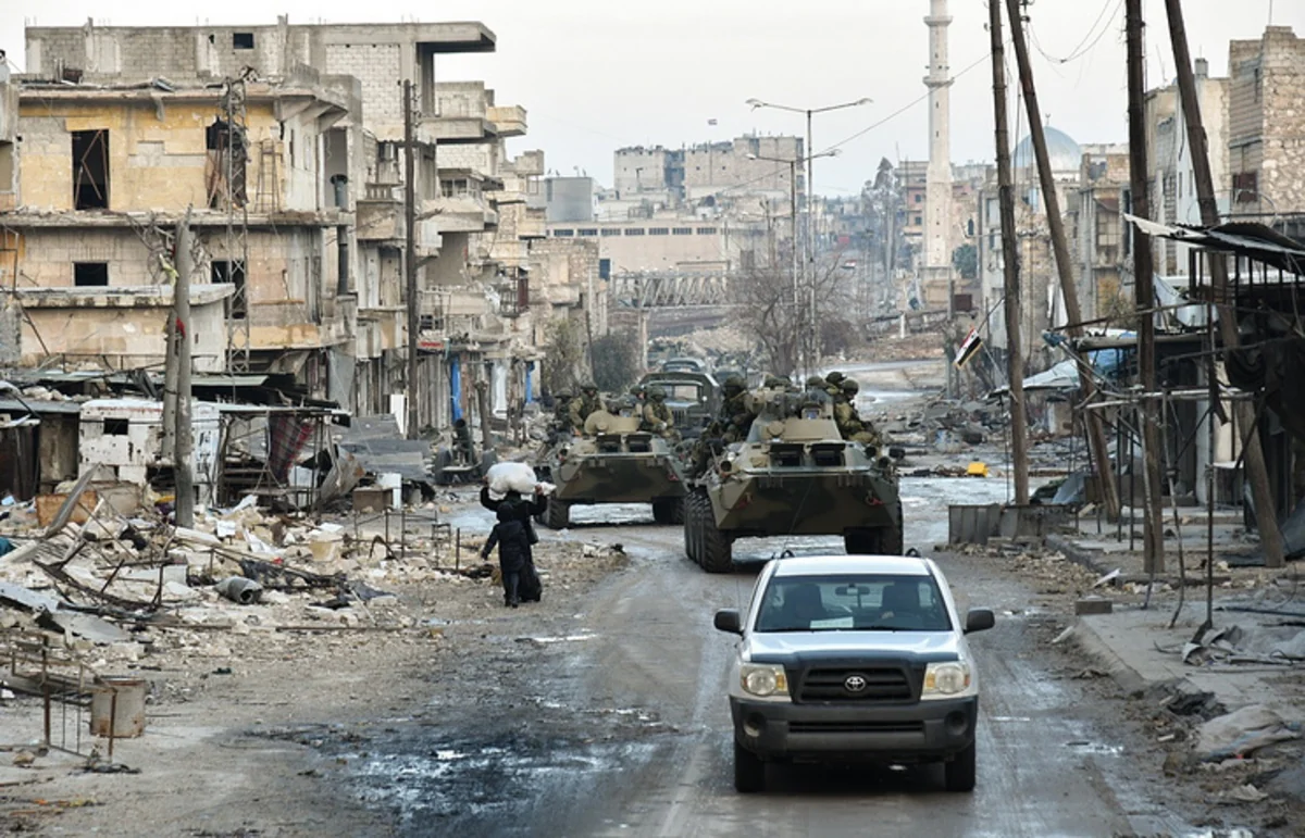 Четверо российских военнослужащих погибли в Сирии в результате подрыва автомобиля