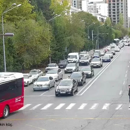 Bakının bir sıra yollarında tıxac yaranıb