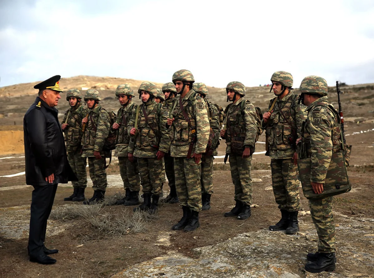 Azərbaycan Ordusunun Baş Qərargah rəisi Ali Hərbi Məktəbin şəxsi heyəti ilə görüşüb