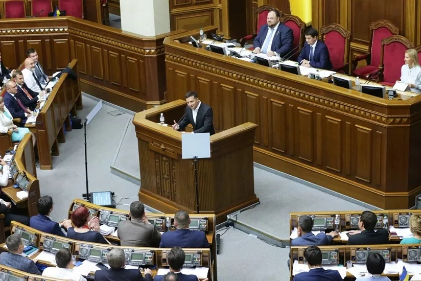 Первое заседание новой Рады длилось более 16 часов