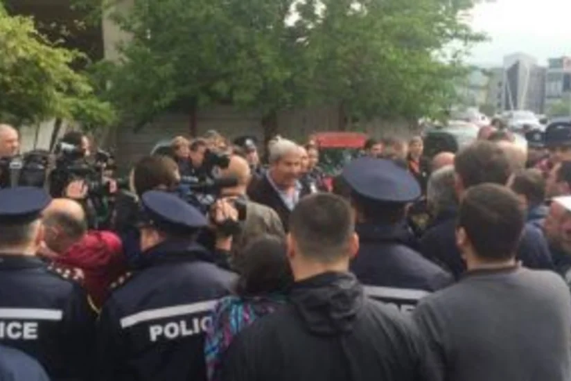 В Тбилиси у здания мэрии состоялась акция протеста