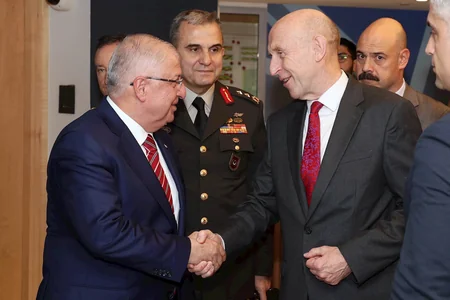 Türkiyə və Britaniya müdafiə nazirləri NATO daxilində ikitərəfli əməkdaşlığı müzakirə ediblər