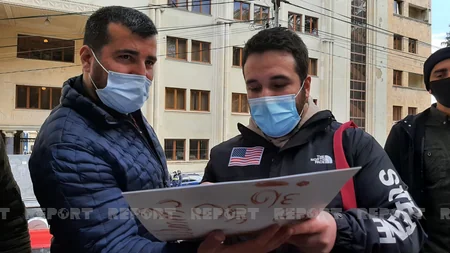 Azərbaycanlı gənclərin Tbilisidə etiraz aksiyası başa çatıb - YENİLƏNİB