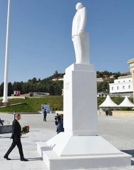 Azərbaycan Prezidenti Gədəbəyə səfərə gəlib - FOTO