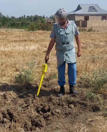 Ağstafada çay kənarında bir ədəd partlamamış top mərmisi aşkarlanıb