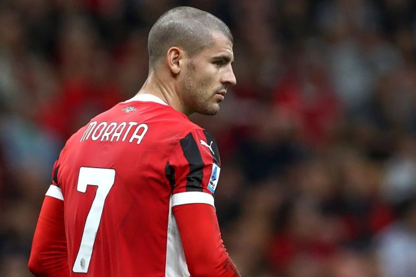 Başından zədə alan Milanın hücumçusu xəstəxanaya aparılıb