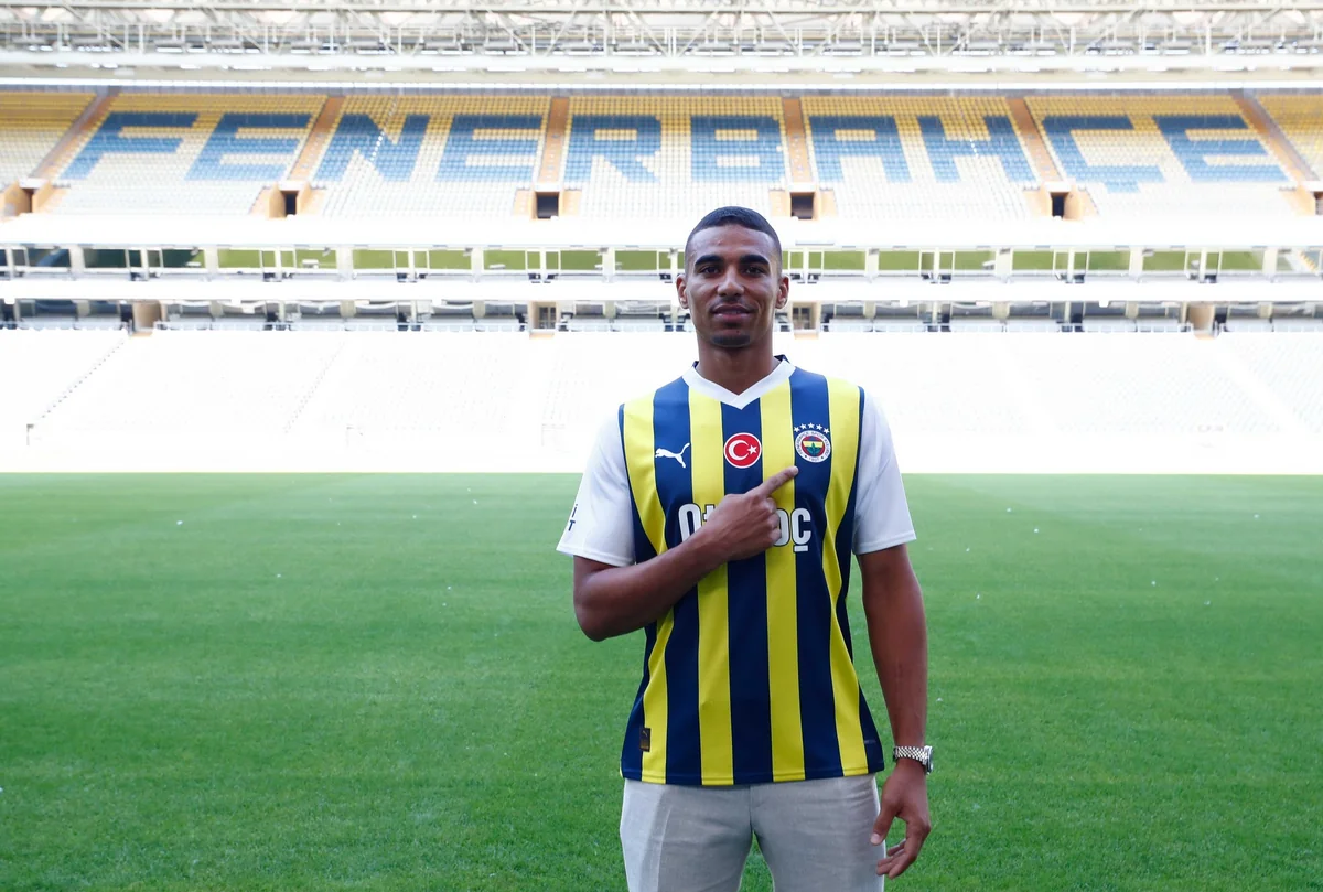 Fənərbağça Qana millisinin üzvünü transfer edib