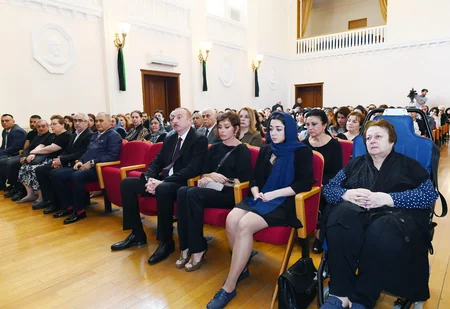 İlham Əliyev və Mehriban Əliyeva Arif Məlikovun vida mərasimində iştirak ediblər - YENİLƏNİB-2