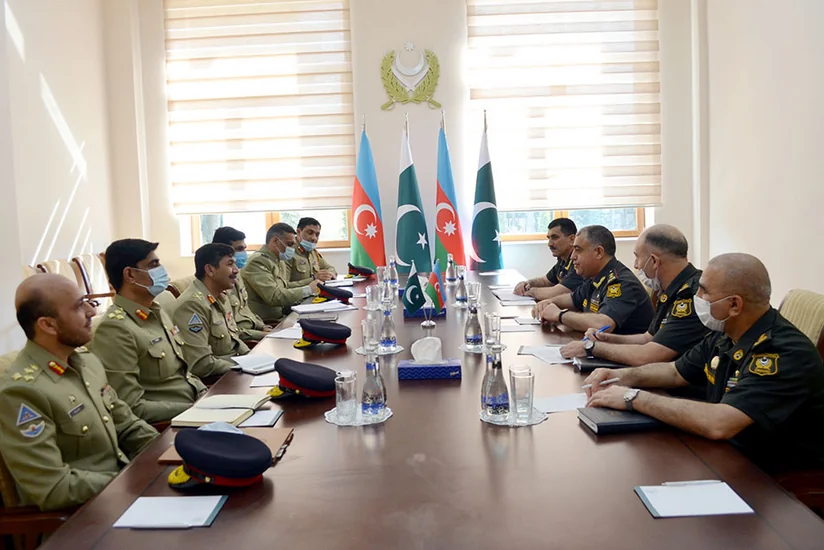 Azerbaijani and Pakistani servicemen discuss issues of operational planning in Baku
