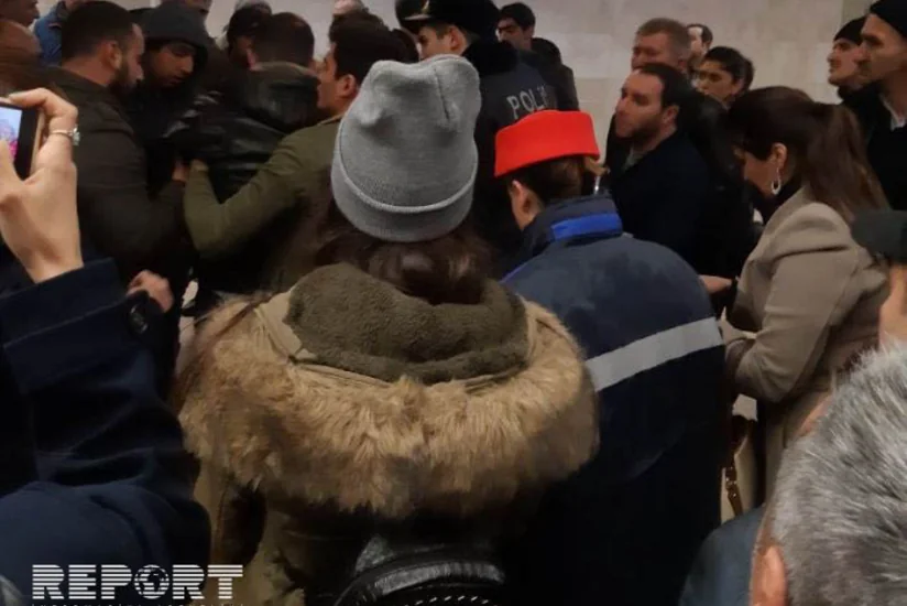 Sumqayıt sakini sərxoş vəziyyətdə metroda yıxılaraq xəsarət alıb - FOTO