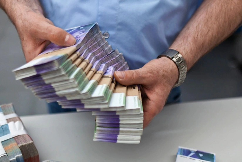 Швейцария продала иностранную валюту почти на 800 млн долларов