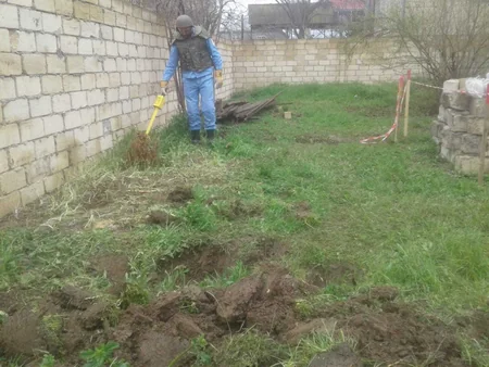 Beyləqanda 28 il əvvəl həyətə düşən mərmi tapıldı