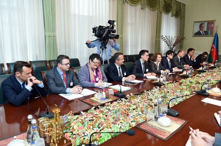 ​SOCAR-da Fransanın MEDEF təşkilatının nümayəndələri ilə görüş keçirilib