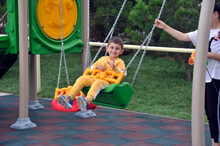 Jurnalistlərin binasının həyətində abadlıq işləri görülüb