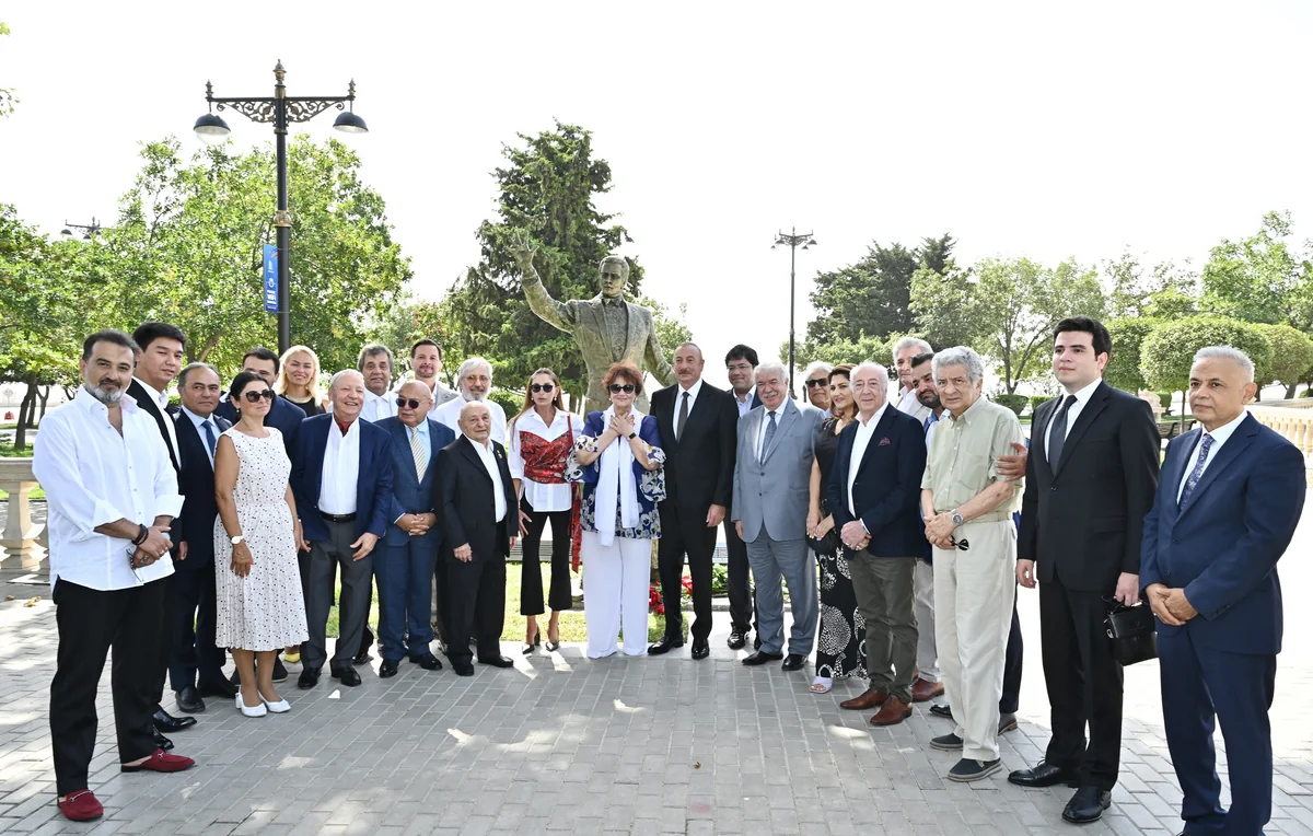 Ilham Aliyev, Mehriban Aliyeva attend opening of monument to Muslum Magomayev