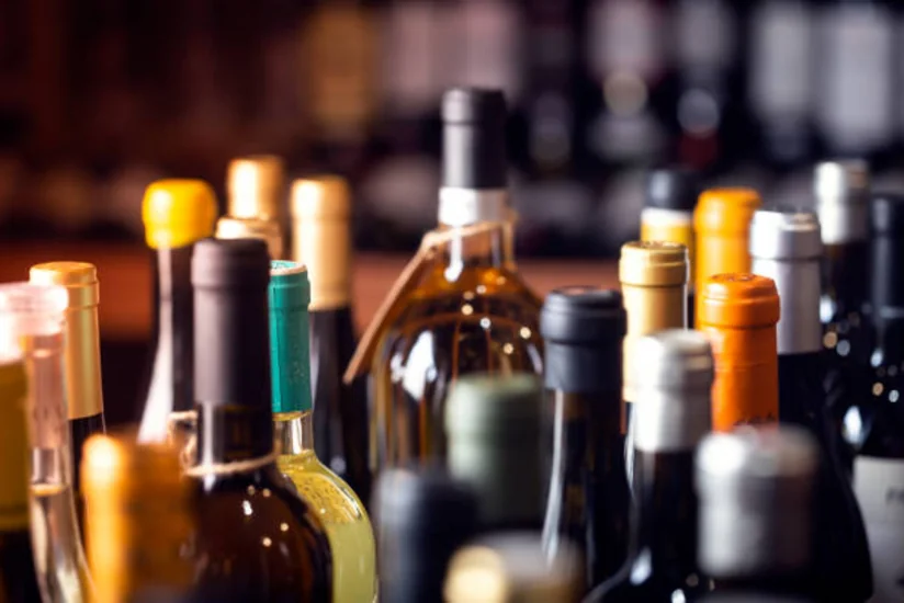 Azərbaycana gətirilən alkoqollu içkilərin aksiz dərəcəsi artırılıb