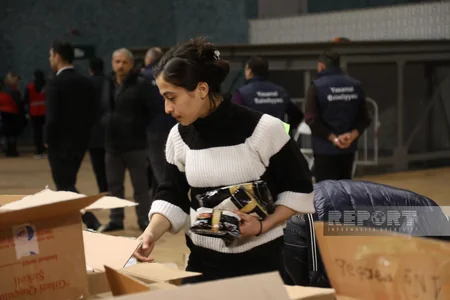 Bakıdan Türkiyəyə yardımın 8-ci günü: Təkcə dünən 21 TIR göndərdik