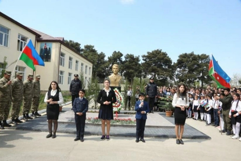 Ağcabədidə Milli Qəhrəmanın büstünün açılışı olub - FOTO