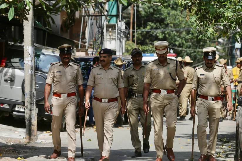 Hindistanda vətəndaşları Azərbaycanda işədüzəltmə adıyla aldadan qruplaşma üzvləri həbs edilib