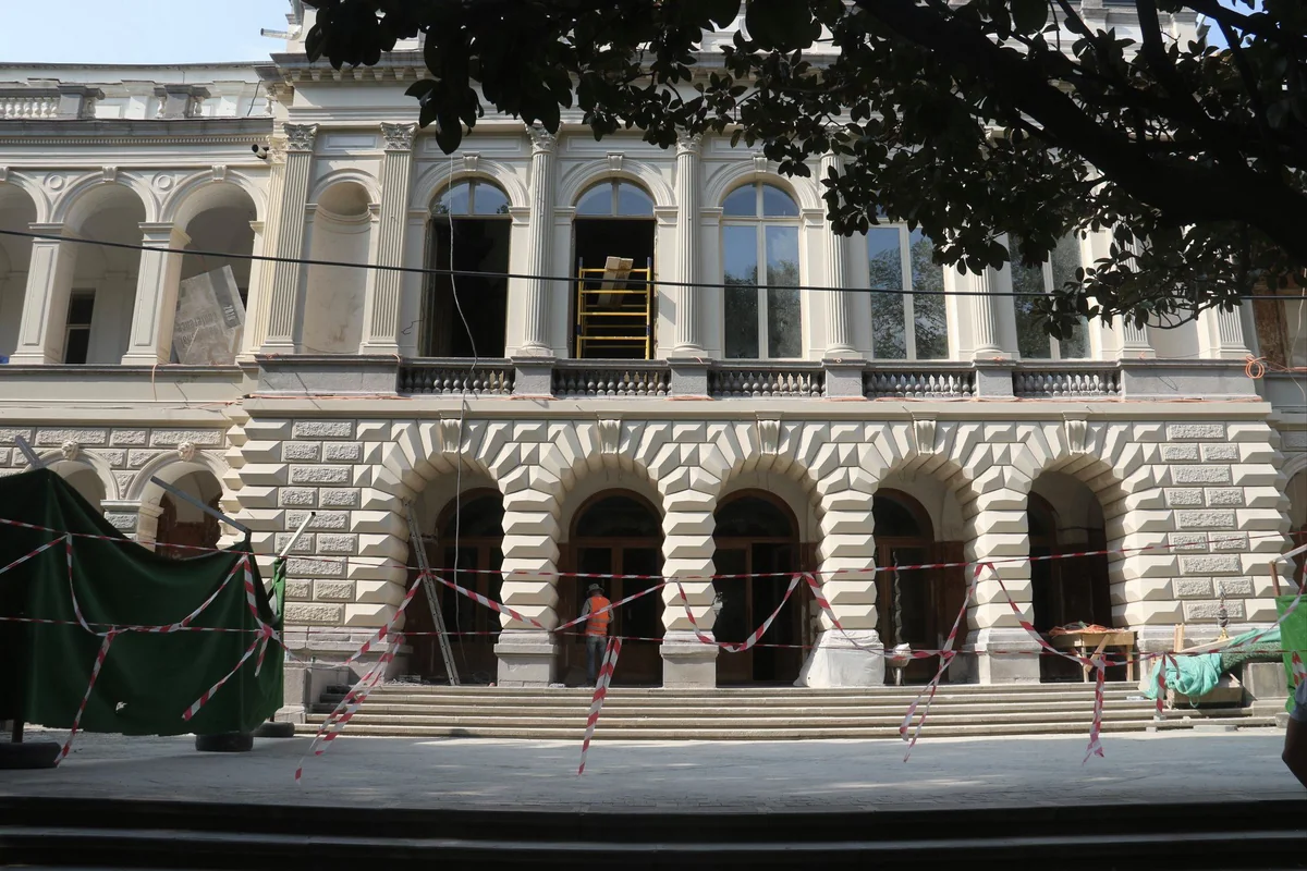 Building where Azerbaijan DR independence was declared being restored