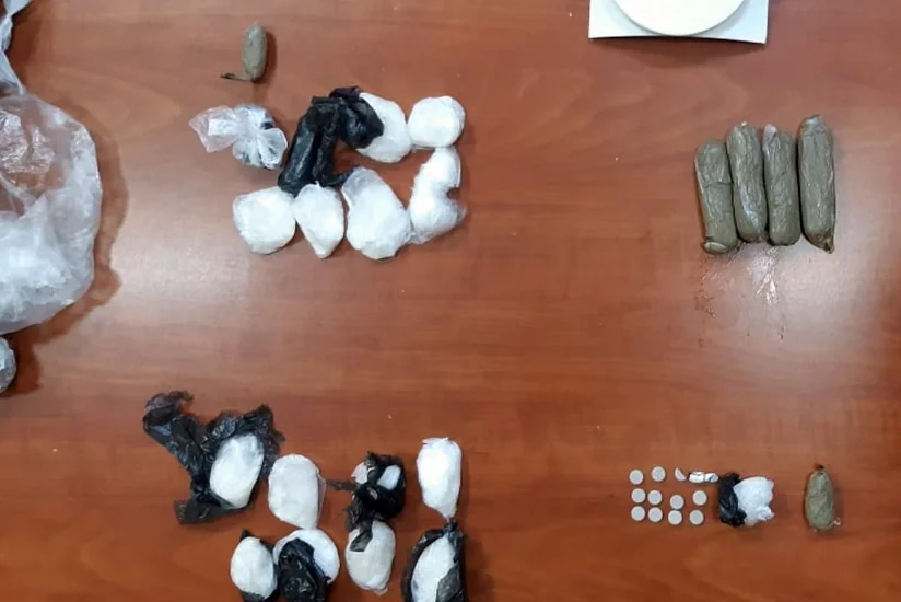 Azərbaycan gömrükçüləri şokoladın içində narkotik aşkarlayıblar