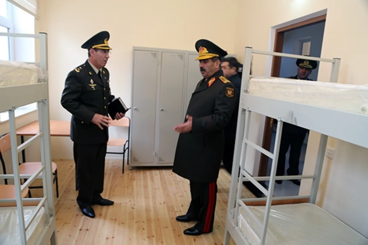 ​Nazir Zakir Həsənov Silahlı Qüvvələrin tibb xidmətinin rəhbər zabit heyəti ilə görüşüb